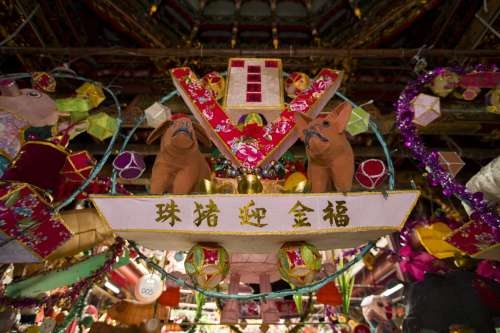 新竹都城隍廟花燈藝術展開展 林智堅市長不忘向城隍爺祈求天降甘霖