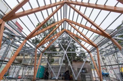圖3.建華市民活動中心以「低碳、永續」為理念，打造成北歐風木造玻璃屋，未來將作為社區食堂、社區教室、展覽空間等用途。
